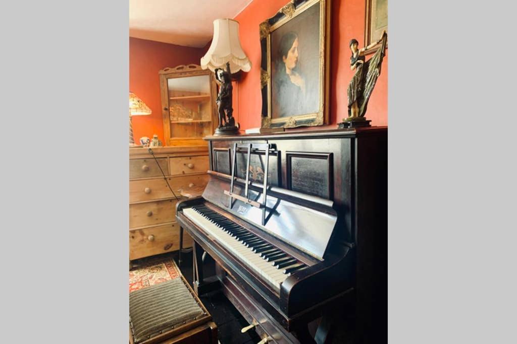Stunning 18Th Century 5 Bed House Old-Town Hastings Exterior foto